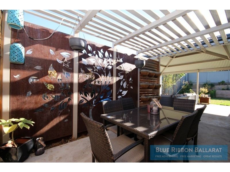 37 The Ridge, Delacombe VIC 3356