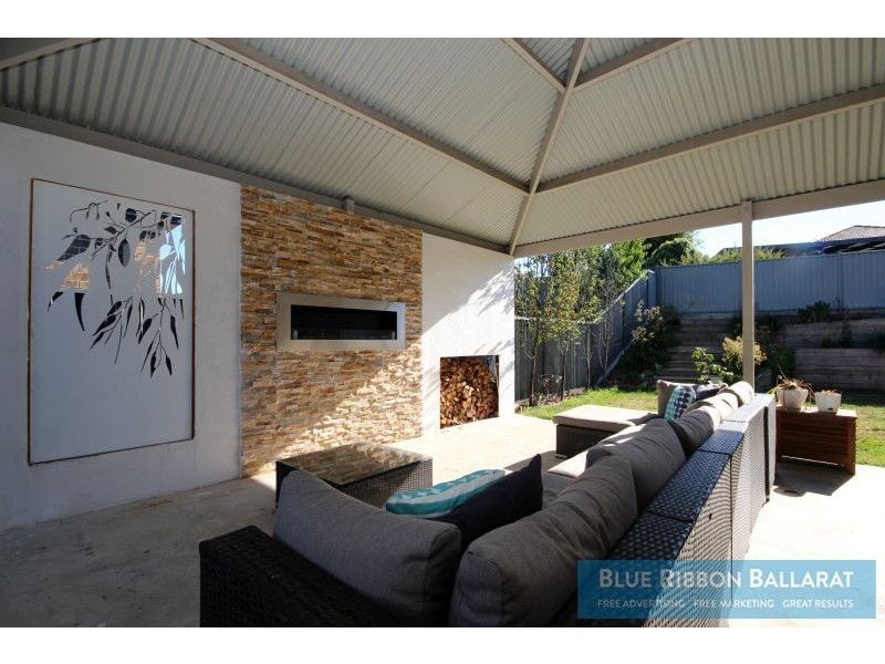 37 The Ridge, Delacombe VIC 3356