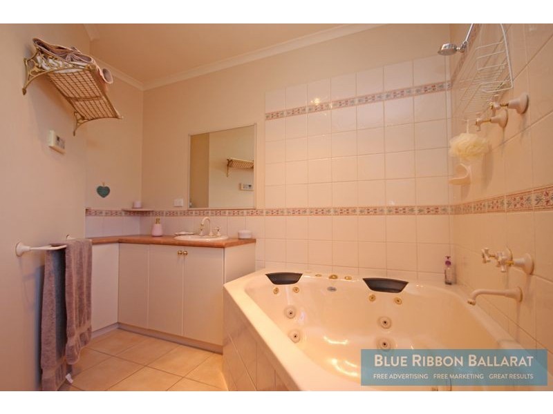 105 Finlay Street (Off Ryan Street), Brown Hill VIC 3350