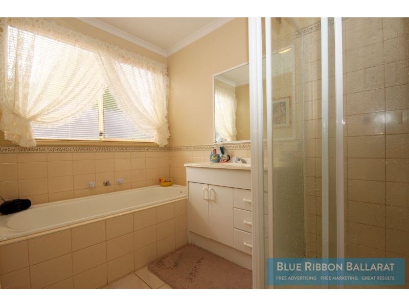 12 The Outlook, Ballarat VIC 3350