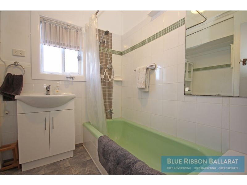 4 Gray Street, Sebastopol VIC 3356