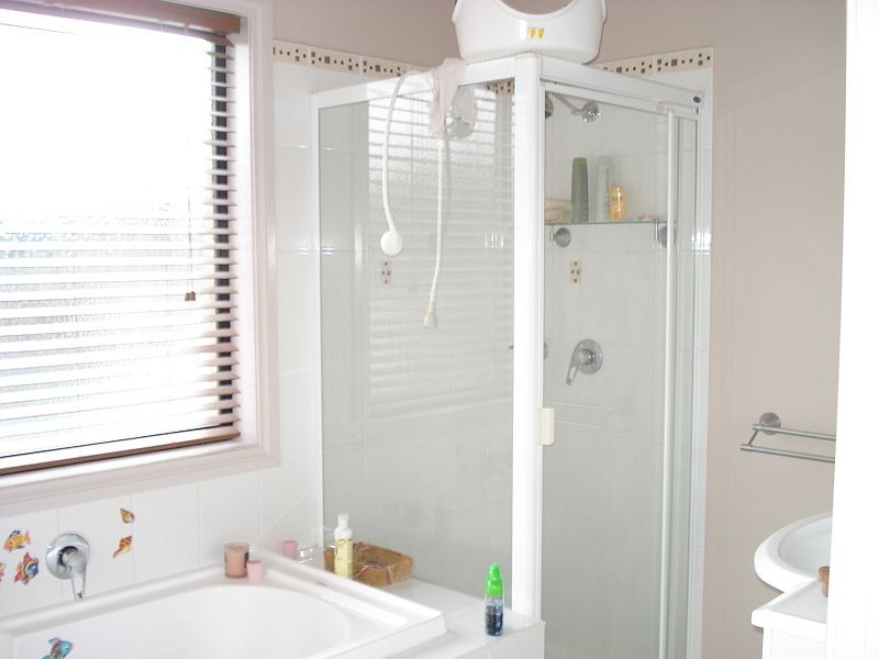 2A Regent Drive, Canadian VIC 3350