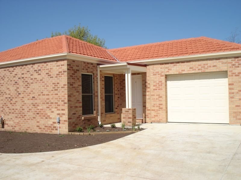 4/6 Thompson Street, Brown Hill VIC 3350