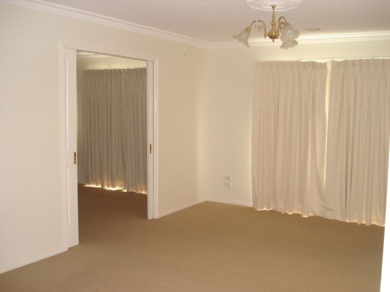 67 Lake Gardens Avenue, Lake Gardens VIC 3355