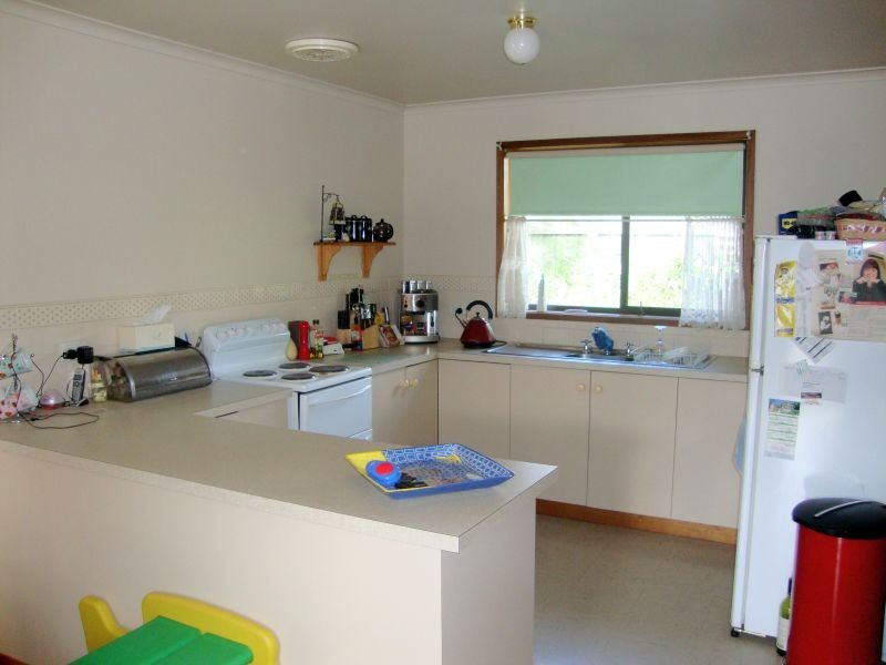 3 Florence Court, Brown Hill VIC 3350