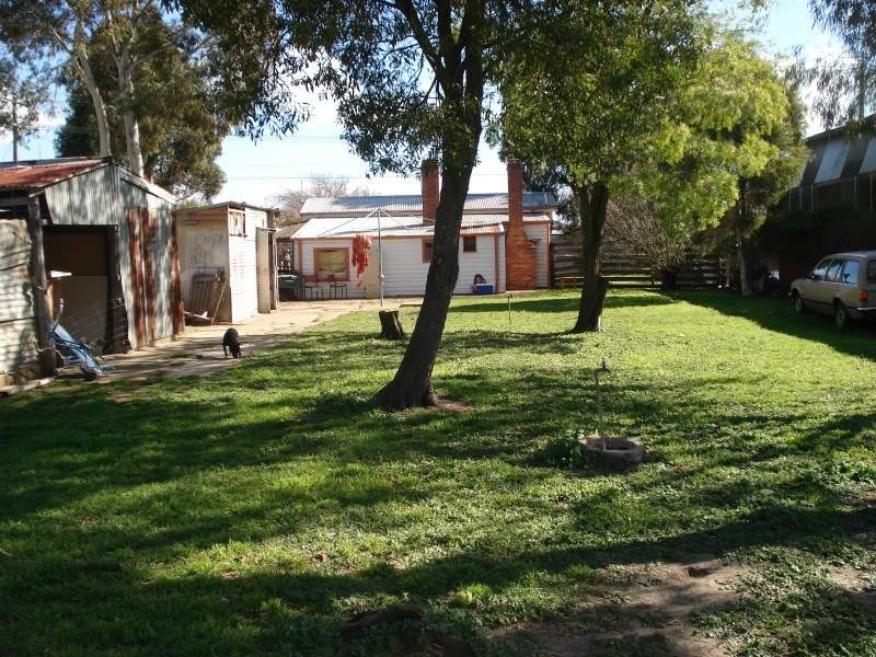 17 Wilsons Lane, Sebastopol VIC 3356