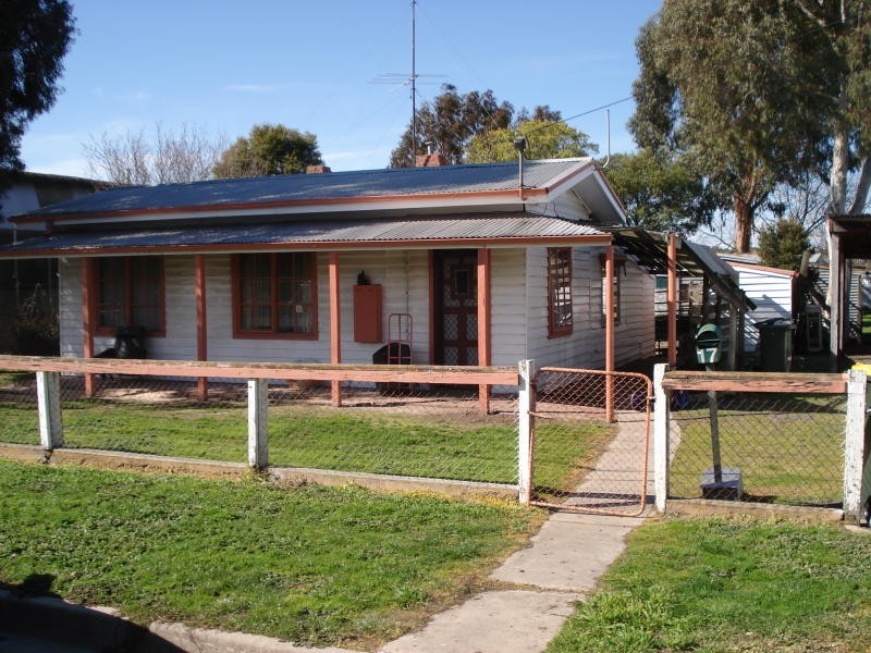 17 Wilsons Lane, Sebastopol VIC 3356