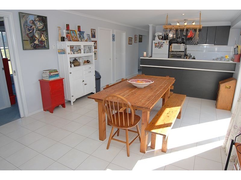 18 Powell Avenue, Cardigan Village VIC 3352