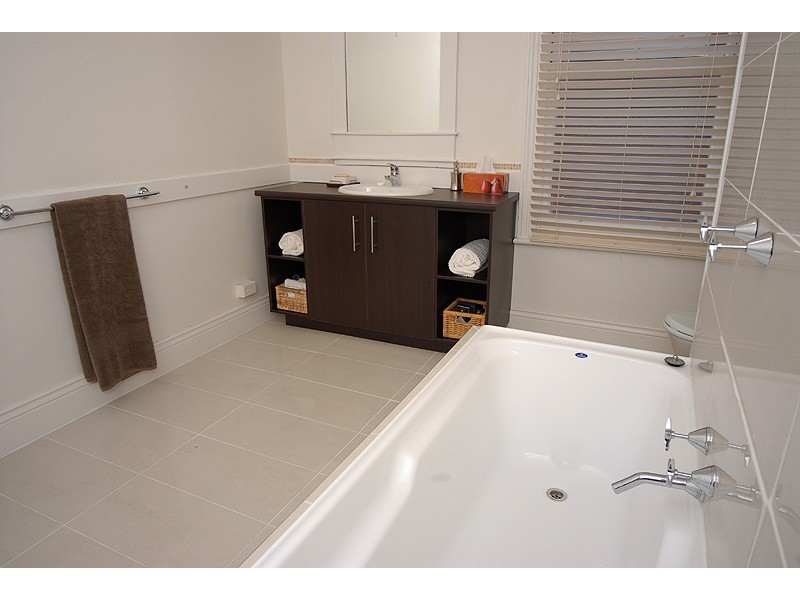 204 Doveton Crescent, Ballarat Central VIC 3350