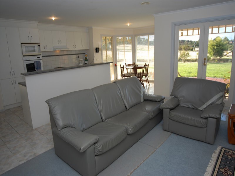 65 Crystal Court, Ross Creek VIC 3351