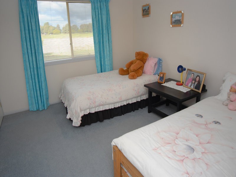 65 Crystal Court, Ross Creek VIC 3351