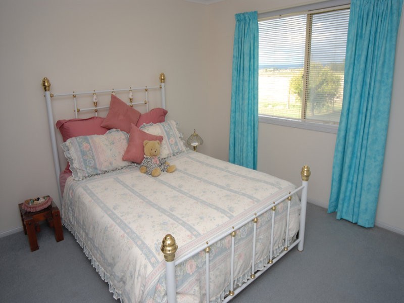 65 Crystal Court, Ross Creek VIC 3351