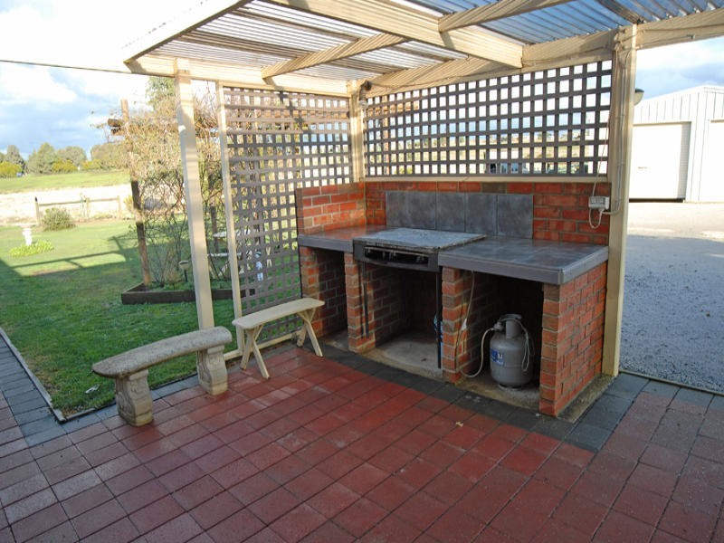 65 Crystal Court, Ross Creek VIC 3351