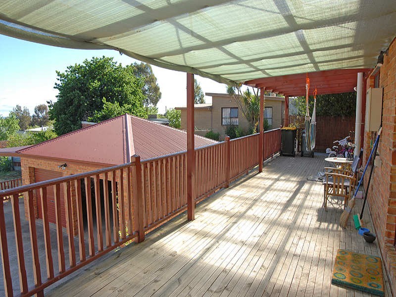 2 Maddern Street, Black Hill VIC 3350