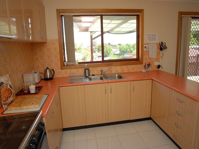 2 Maddern Street, Black Hill VIC 3350