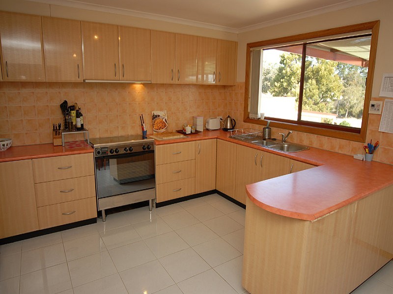 2 Maddern Street, Black Hill VIC 3350