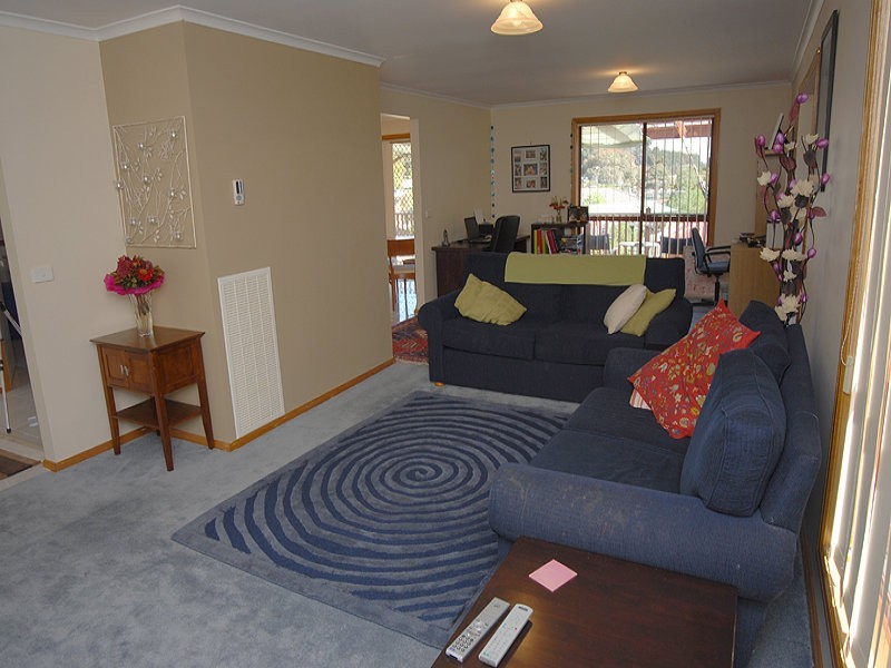 2 Maddern Street, Black Hill VIC 3350