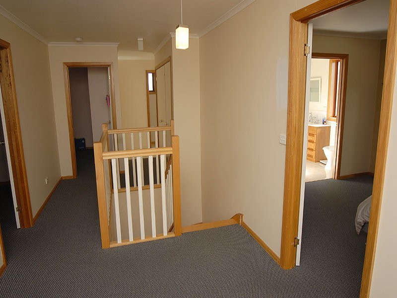 2 Maddern Street, Black Hill VIC 3350