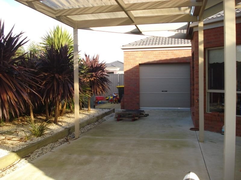 42 Scarborough Crescent, Alfredton VIC 3350