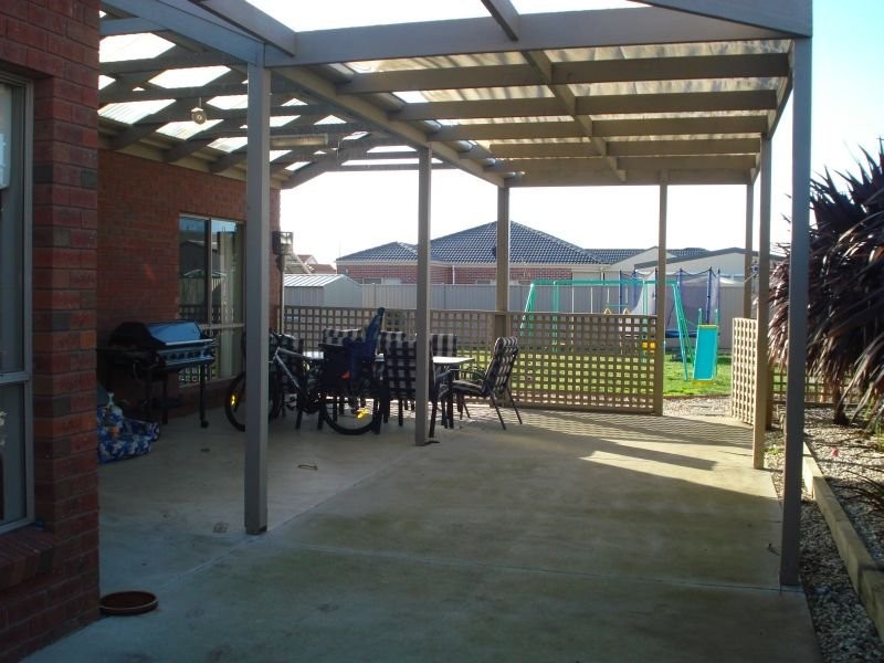 42 Scarborough Crescent, Alfredton VIC 3350