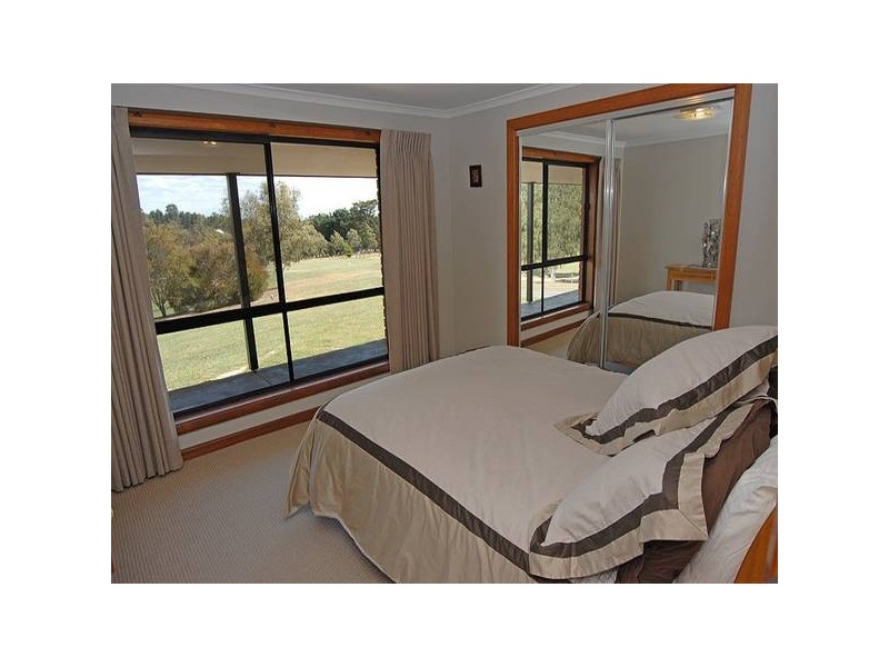 1 Charles Scorer Court, Magpie VIC 3352