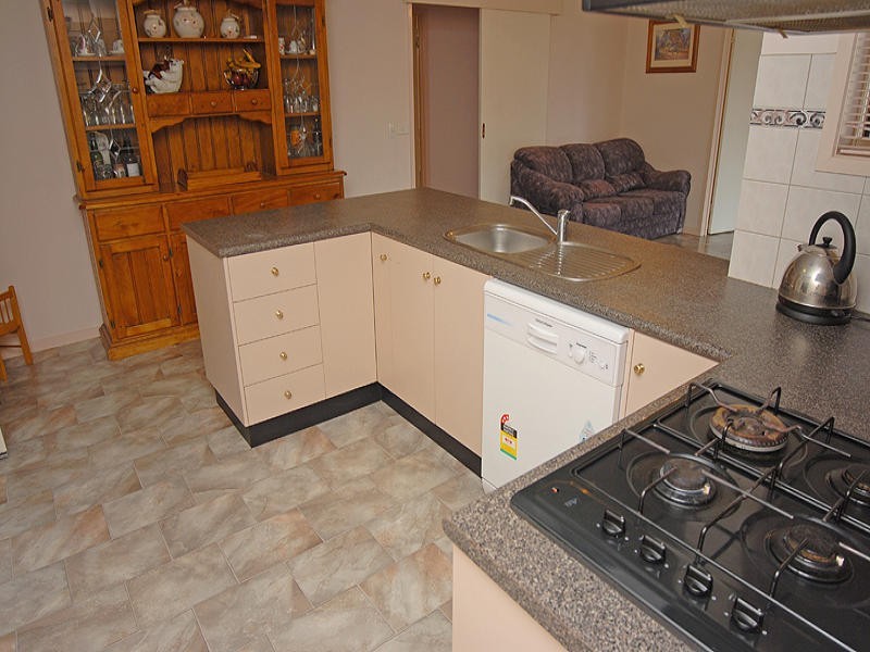 9 Regina Street, Mitchell Park VIC 3352