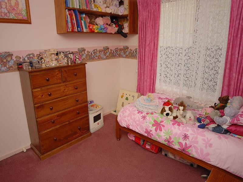 9 Regina Street, Mitchell Park VIC 3352