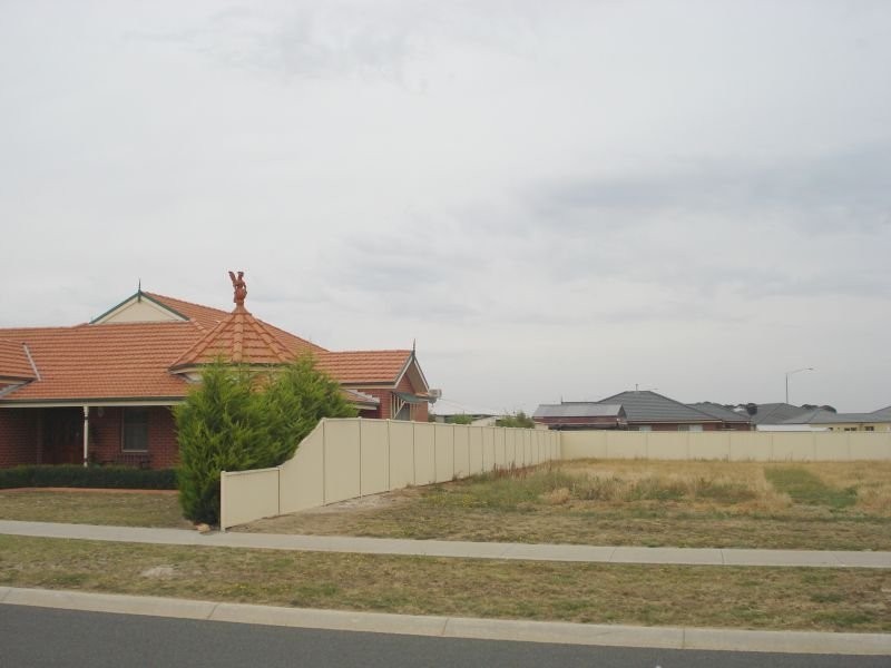 1923 Sturt Street, Alfredton VIC 3350
