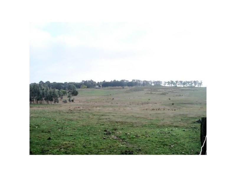 1 Junipers Road, Haddon VIC 3351