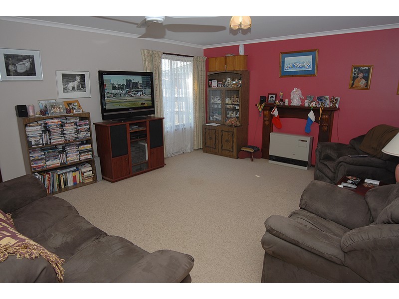 9 Ulswater Road, Wendouree VIC 3355