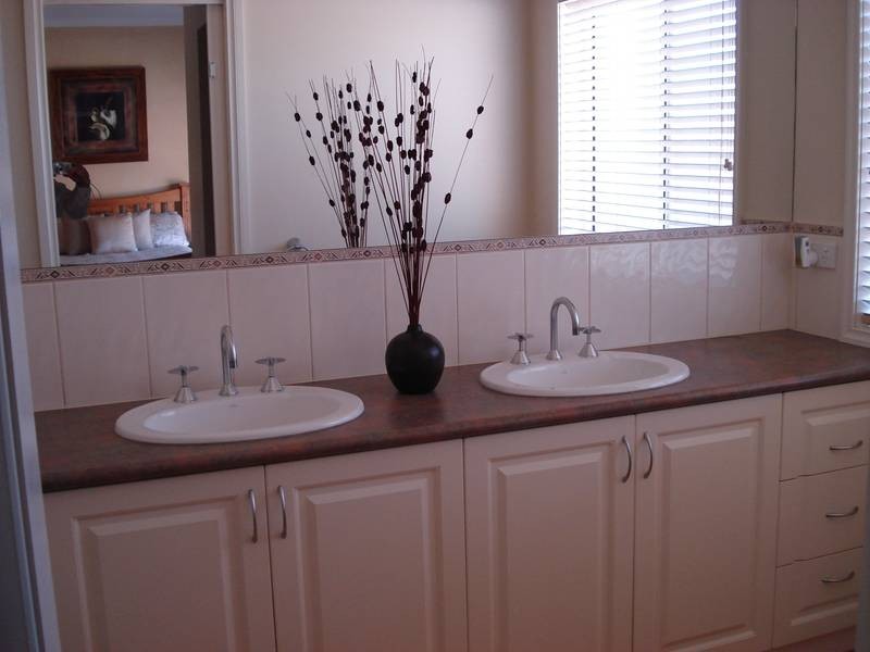 114 Canadian Lakes Boulevard, Canadian VIC 3350