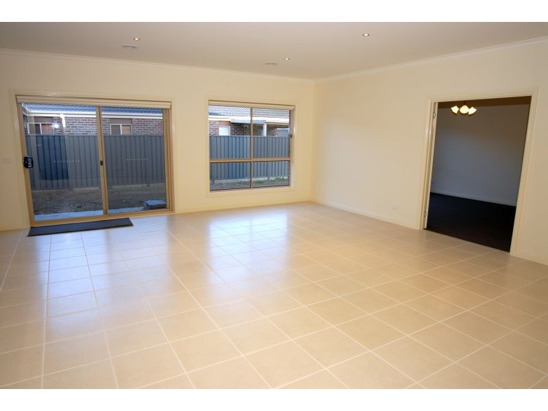 135 Wiltshire Lane, Delacombe VIC 3356