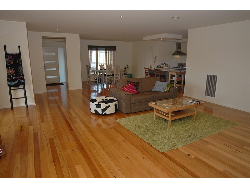 18 Yarra Gum Place, Mount Clear VIC 3350