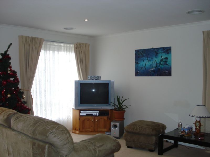 92 Stirling Drive, Lake Gardens VIC 3355