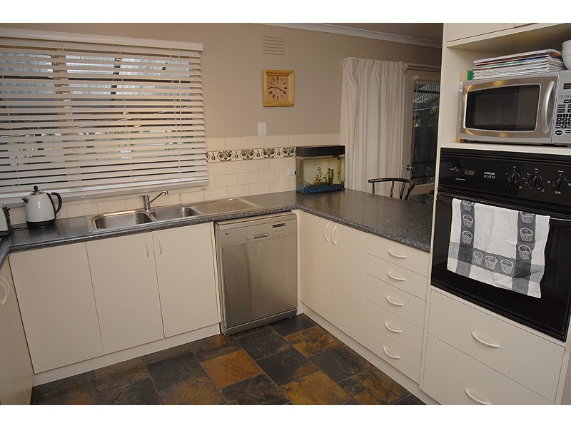 20 Harding Grove, Cardigan Village VIC 3352