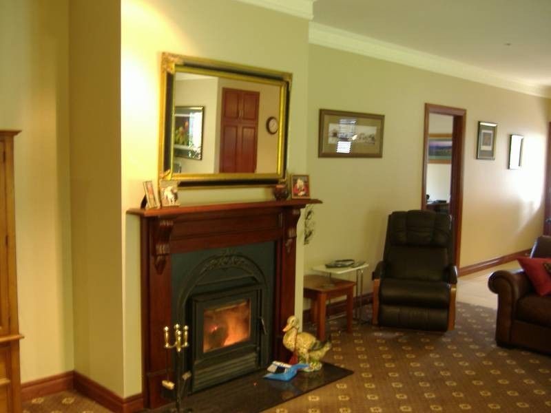 25 Willunga Avenue, Gordon VIC 3345