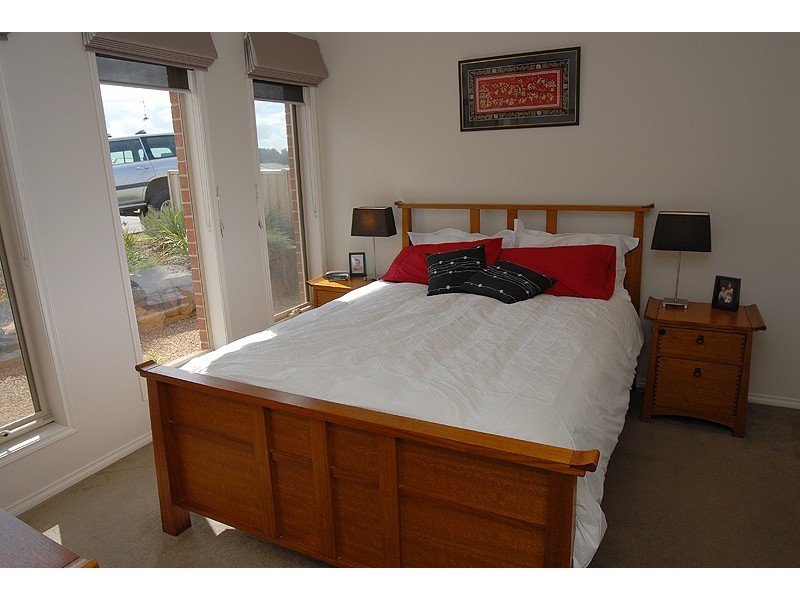 1 Canadian Crescent, Canadian VIC 3350