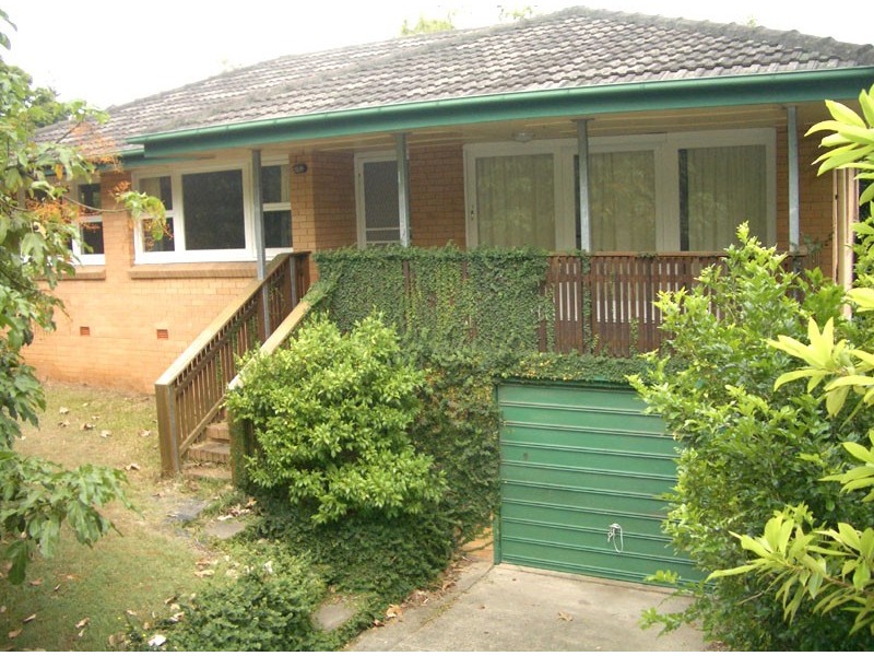 85 Burbong Street, Chapel Hill QLD 4069