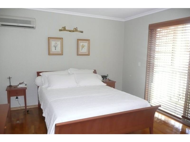 80 Orchard Terrace, St Lucia QLD 4067
