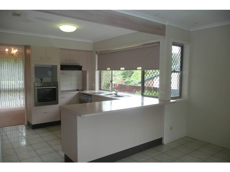 132 Greenford Road, Chapel Hill QLD 4069