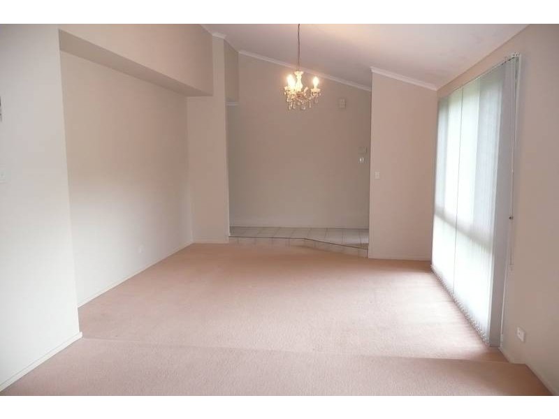 132 Greenford Road, Chapel Hill QLD 4069