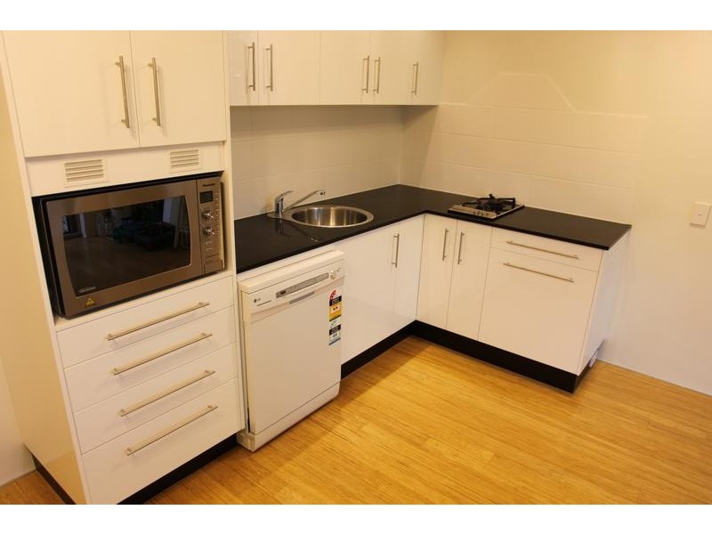 6/125 Clarence Road, Indooroopilly QLD 4068