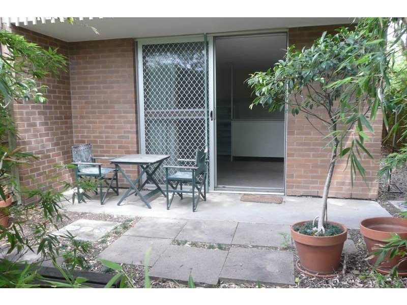 6/125 Clarence Road, Indooroopilly QLD 4068