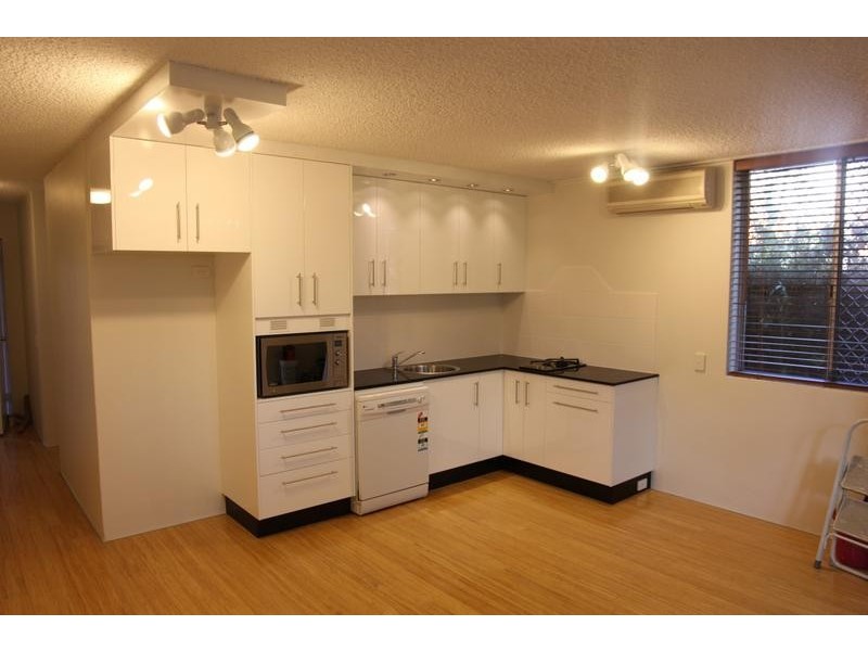 6/125 Clarence Road, Indooroopilly QLD 4068