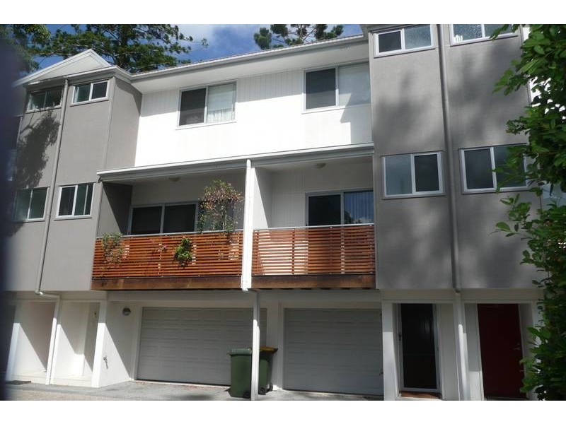 8/3-5 Sovereign Street, Indooroopilly QLD 4068