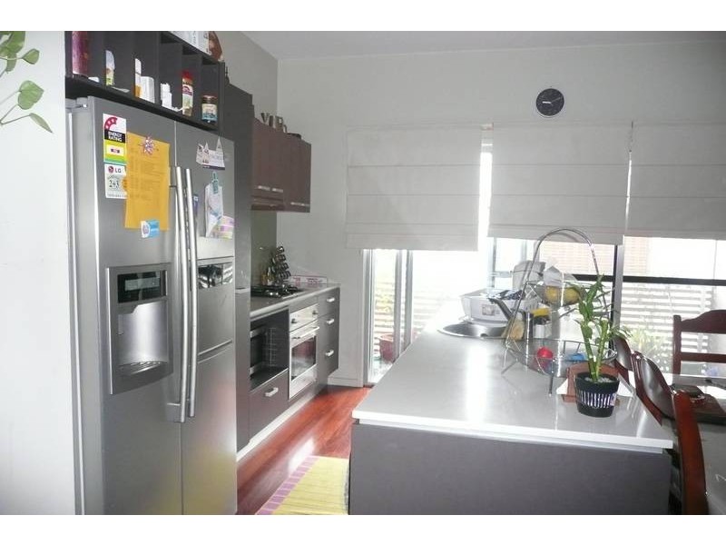 8/3-5 Sovereign Street, Indooroopilly QLD 4068