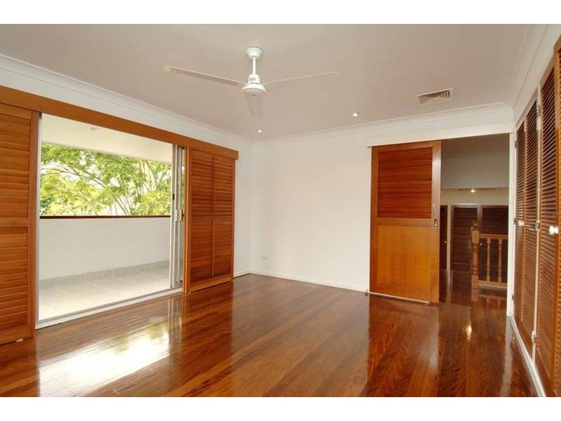 22 Glencairn Avenue, Indooroopilly QLD 4068