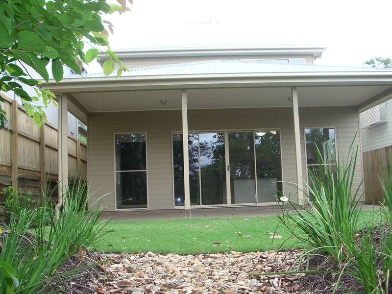 9 Kate Street, Indooroopilly QLD 4068