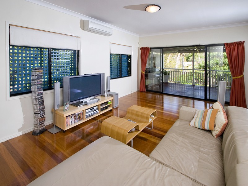 52 Gladstone Street, Indooroopilly QLD 4068