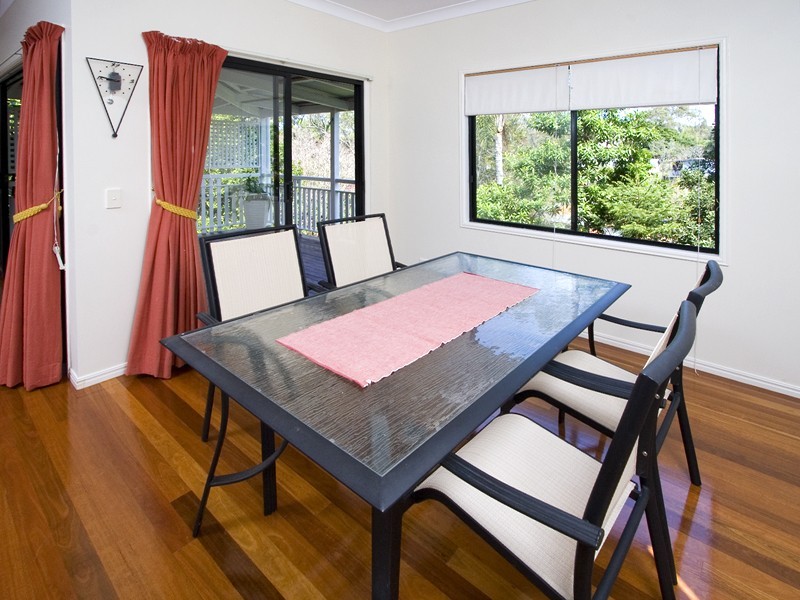 52 Gladstone Street, Indooroopilly QLD 4068